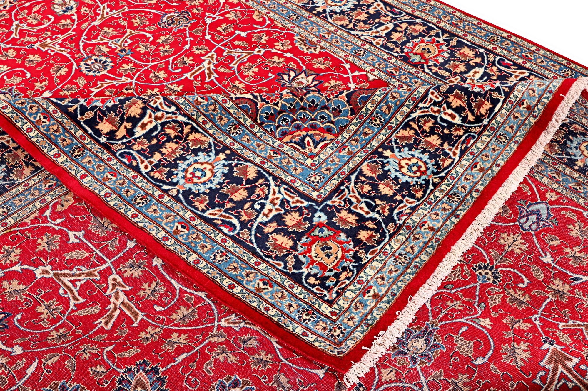 A Kashan carpet, c. 400 x 297 cm.