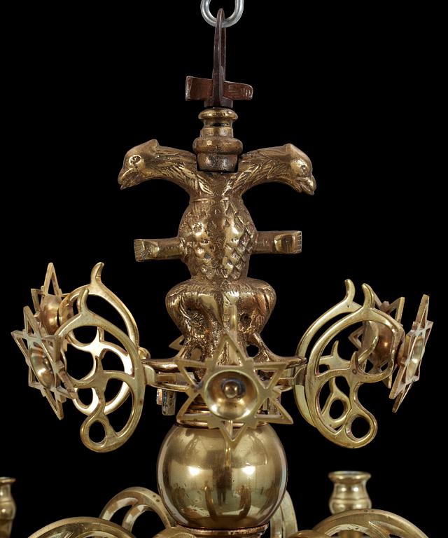LJUSKRONA, mässing, delvis 1700-tal. Höjd 53 cm.