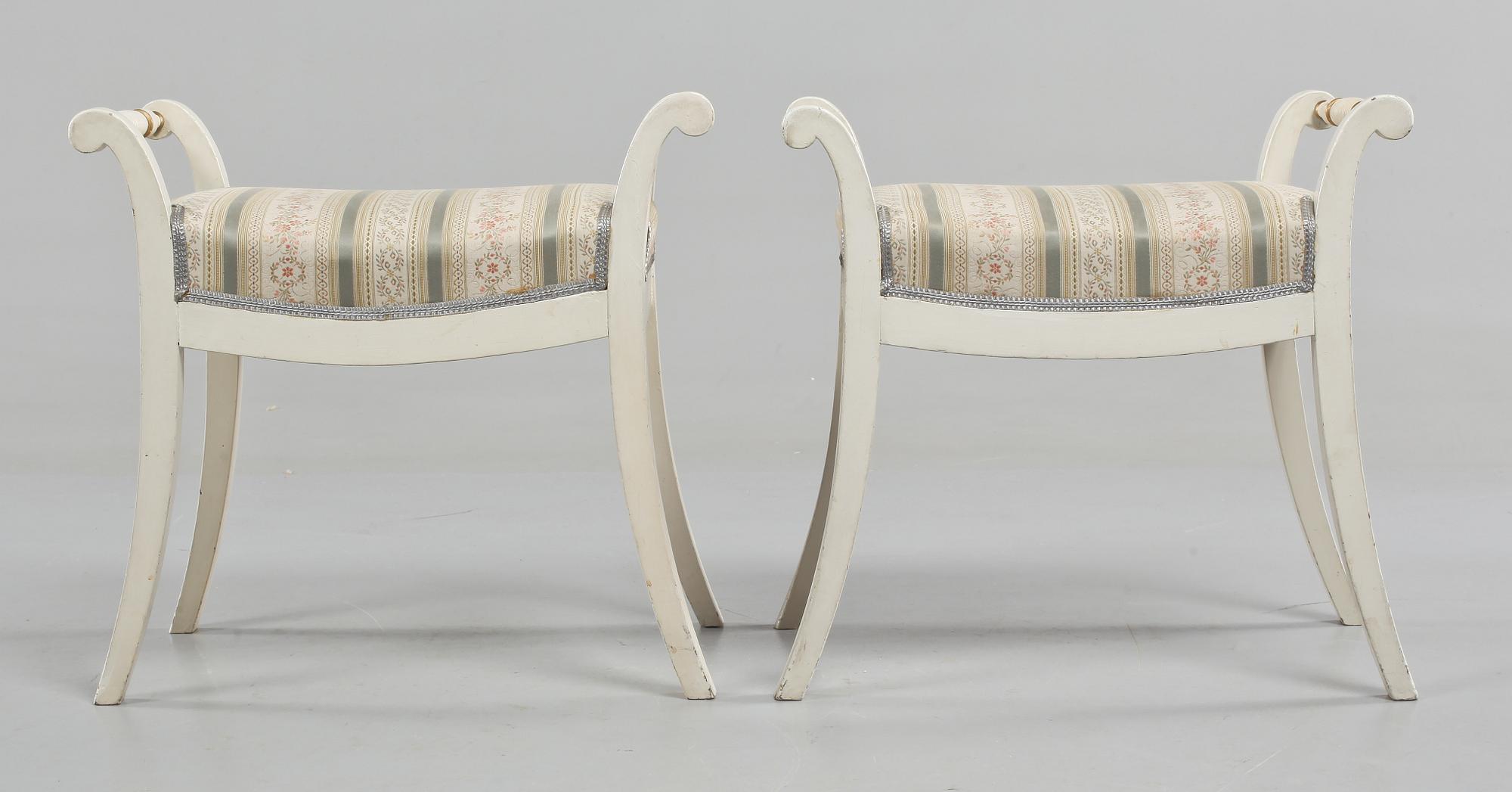 TABURETTER, ett par, 1800-tal.