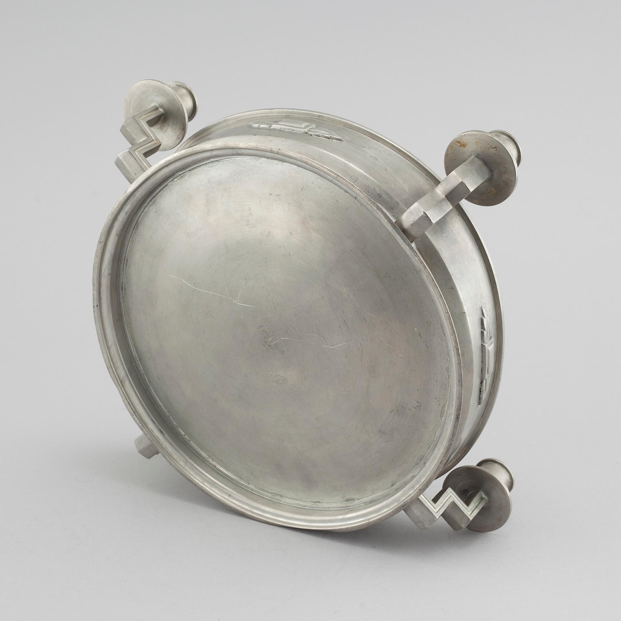 KANDELABER MED SKÅL, tenn, CG Hallberg, 1930.