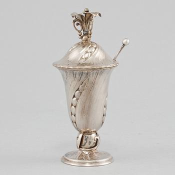 SENAPSKANNA, Kay Bojesen, Köpenhamn, omkring 1920. Totalvikt 135 gram.