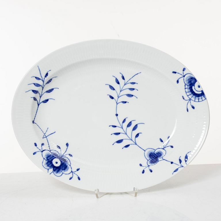 Royal Copenhagen, servisdelar, 27 st, porslin, "Blue Fluted Mega", Danmark.