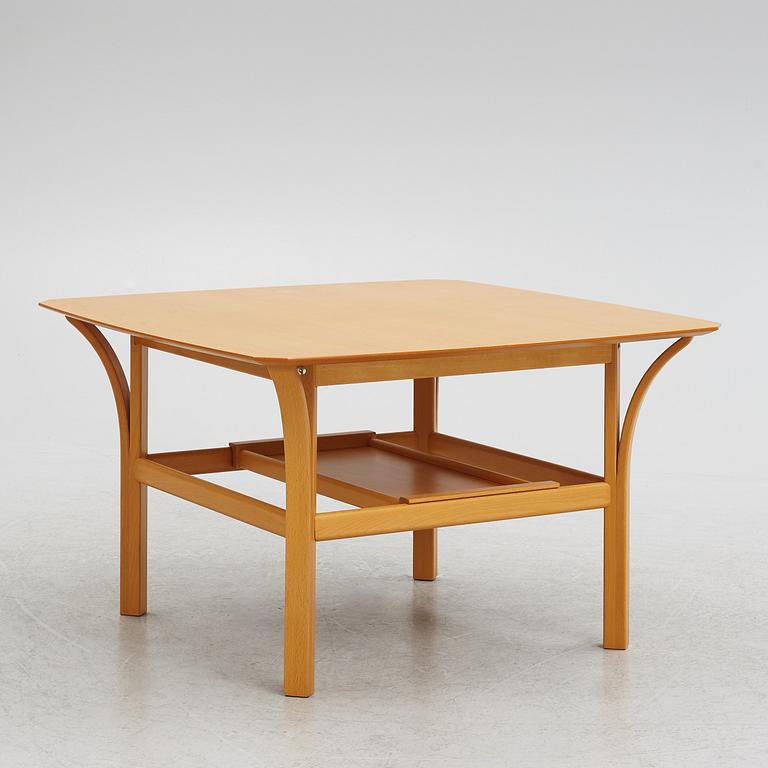 Coffee table, Möbelfabriks AB, Carlsson & Co, Bengtsfors. Late 20th century.