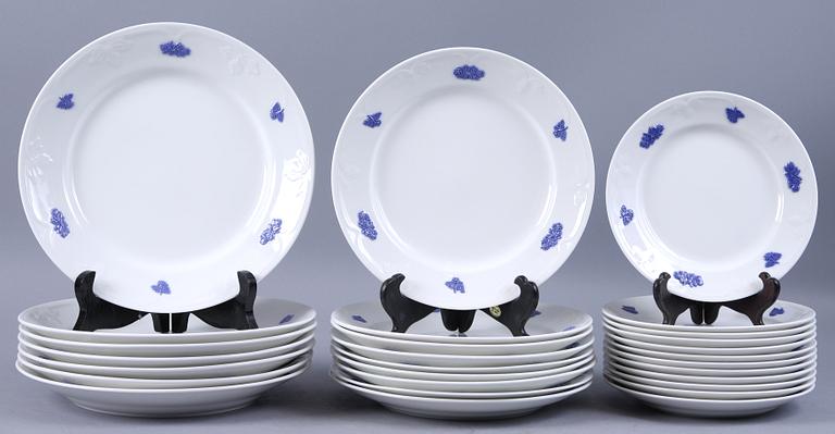 SERVISDELAR, 63 st, porslin, "Blå Blom" Gustavsberg.