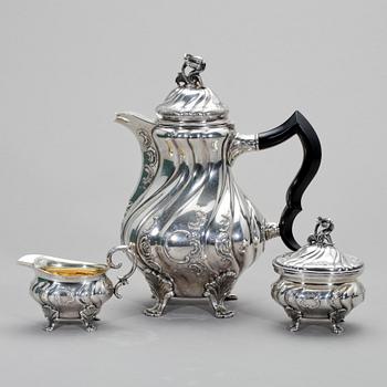 KAFFESERVIS, 3 delar, silver, rokokostil, CG Hallberg, Stockholm, 1958. Totalvikt 1056 gram.