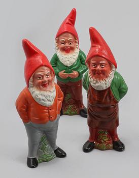 FIGURINER, 12 st, lergods, Tyskland, 1900-talets andra hälft.