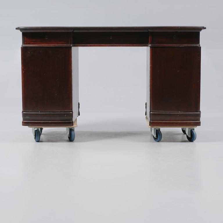 SKRIVBORD, jugend, omkring 1910.
