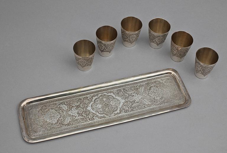 VODKABÄGARE, 6 st, silver. Sovjetryssland/Iran 1900-tal. Vikt 184 gr.