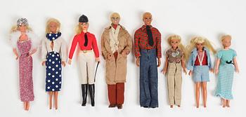 A set of 8 barbiedolls and accessories from the 1956's/-70's.