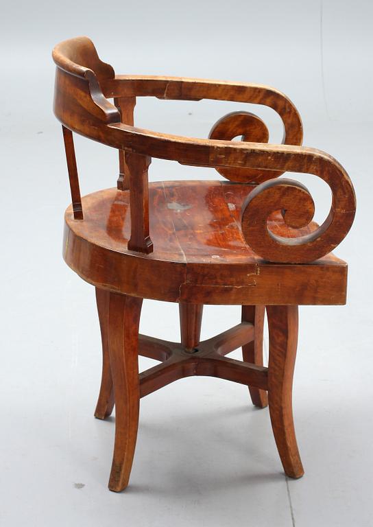 SKRIVBORDSSTOL, Karl Johanstil, 1900-talets början.