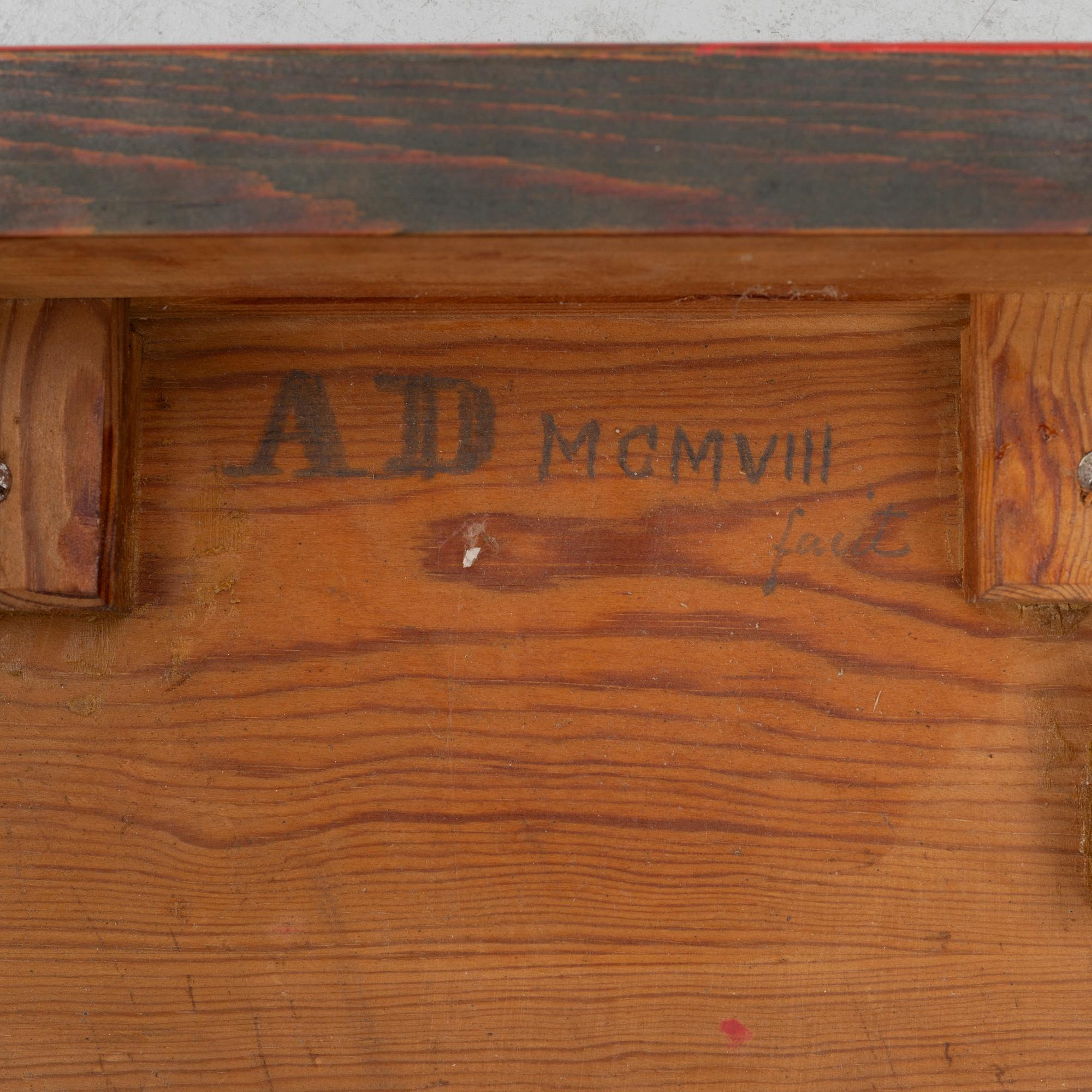 Sängbord, jugend, daterad AD 1908.