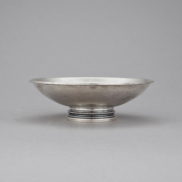 SKÅL, silver, MGAB, Uppsala, 1963. Vikt 193,5 g.