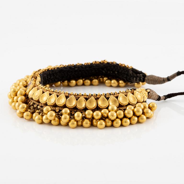 An Indian gold necklace, so-called Tushi, likely 20th century.