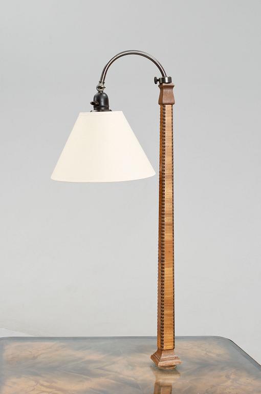 RÖKBORD MED LAMPA. 1930-40-tal.