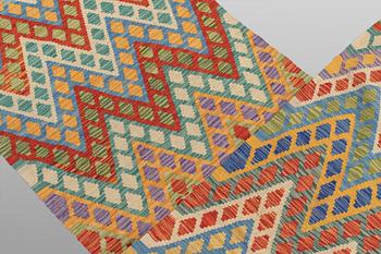 A runner, Kilim, ca 397 x 88 cm.