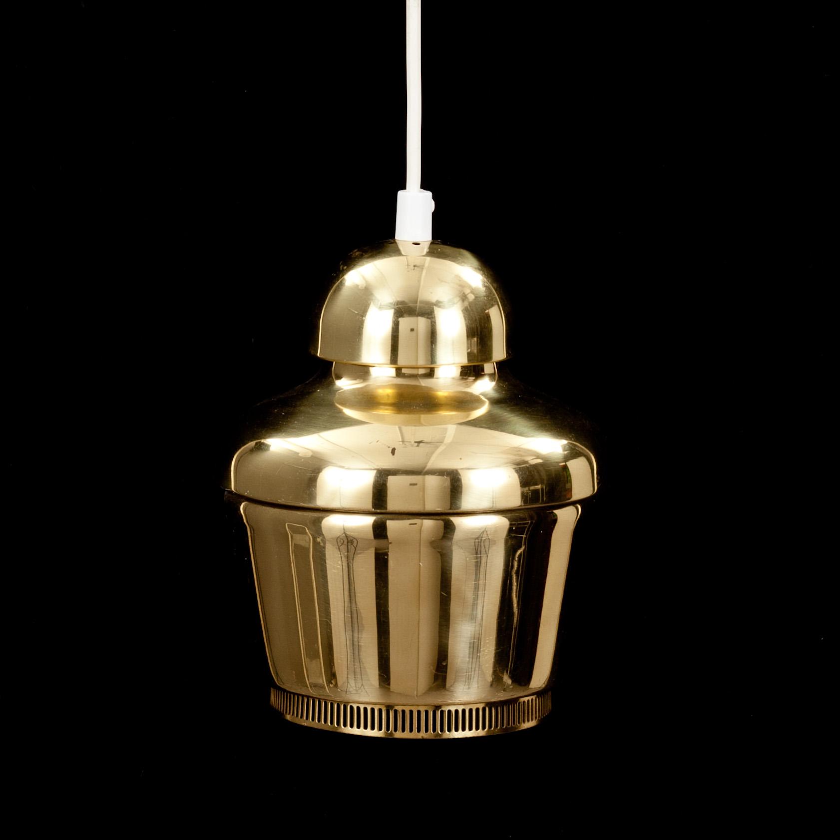 TAKLAMPA, "Guldklocka". Alvar Alto.