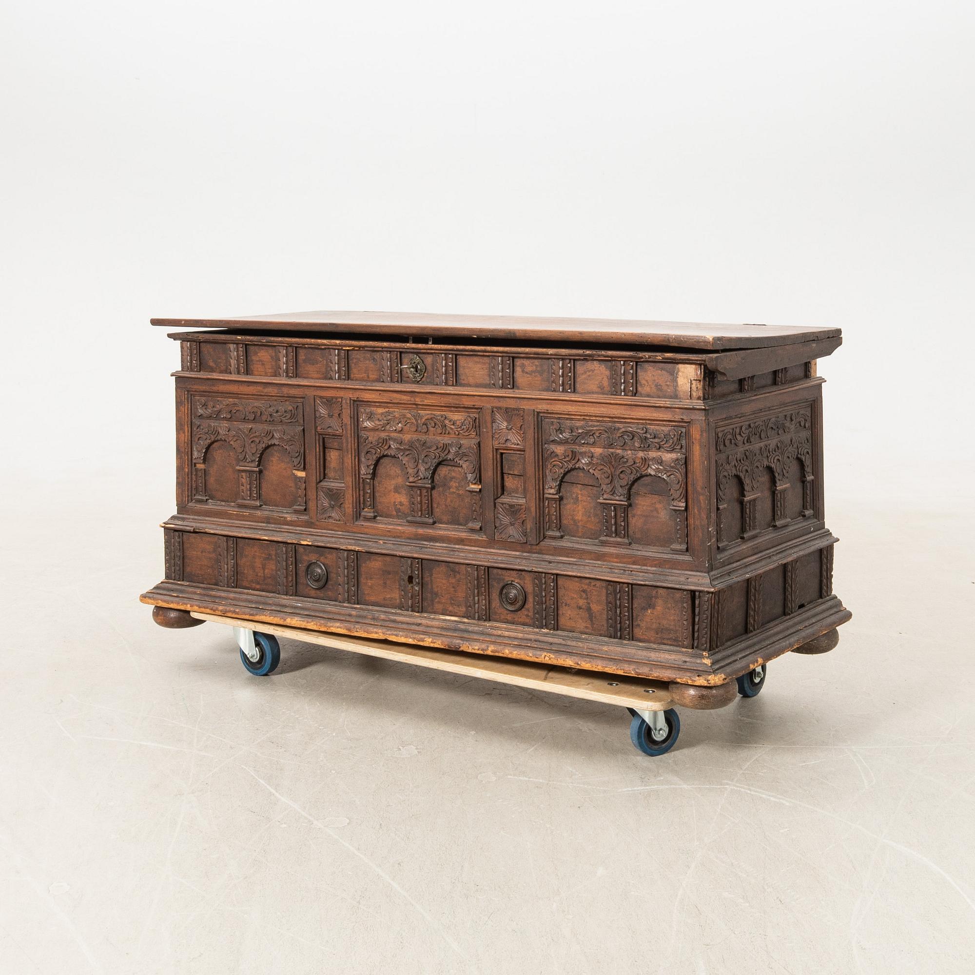 Cassone Renaissance style 19th century.