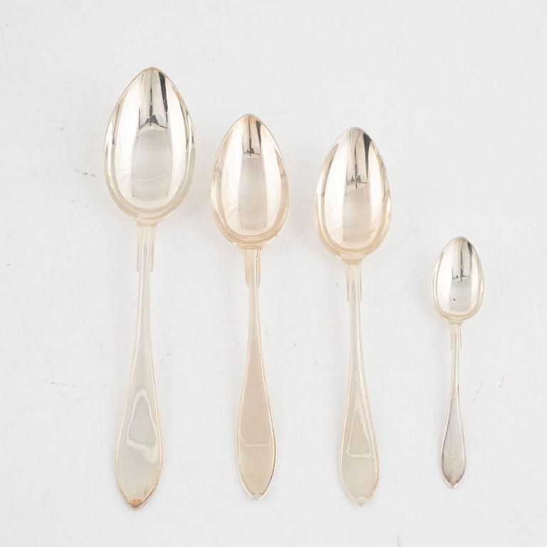 Bestickuppsättning i schatull, silver, 105 delar, modell "Svenskt spets", Svenska importstämplar samt GAB, 1919-23.