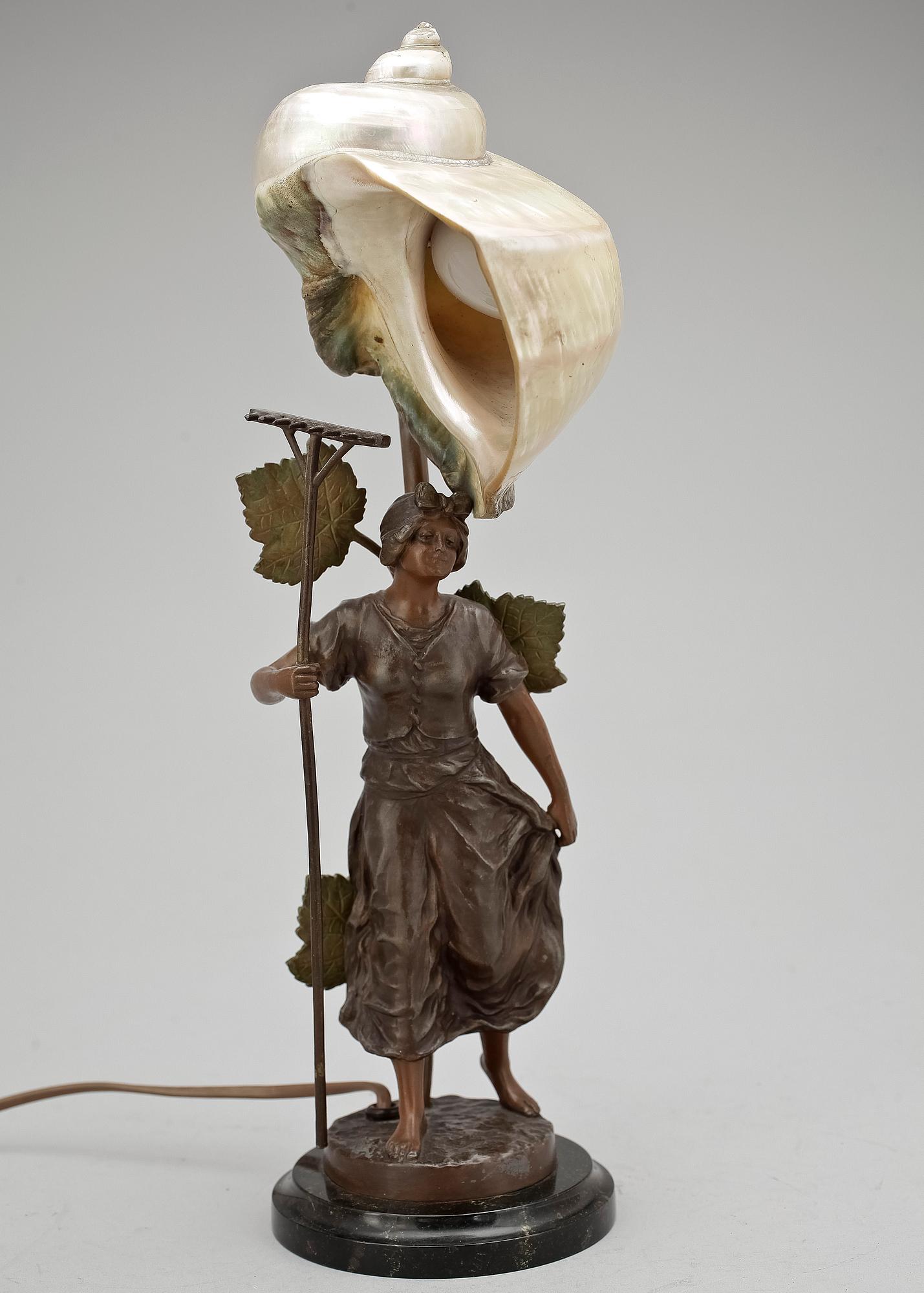 BORDSLAMPA, jugend, omkring 1900.