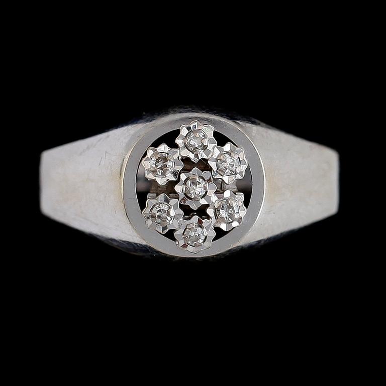 RING, 18K vitguld, briljantslipade diamanter. Vikt ca 3,5 g.