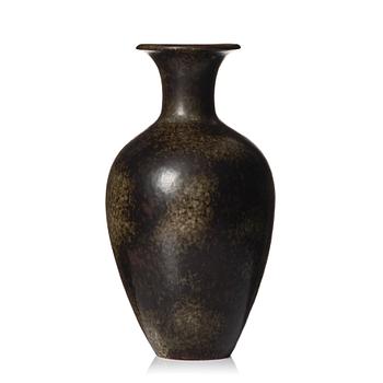 Gunnar Nylund, a stoneware vase, Rörstrand 1950-60s, model AKT.