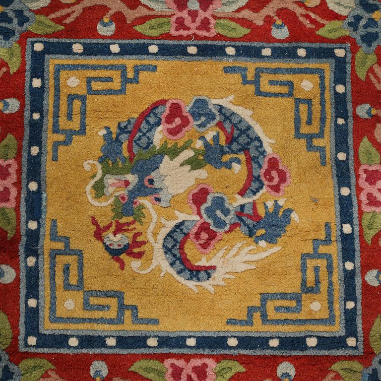 A chinese rug, semiantique, 192 x 68 cm.