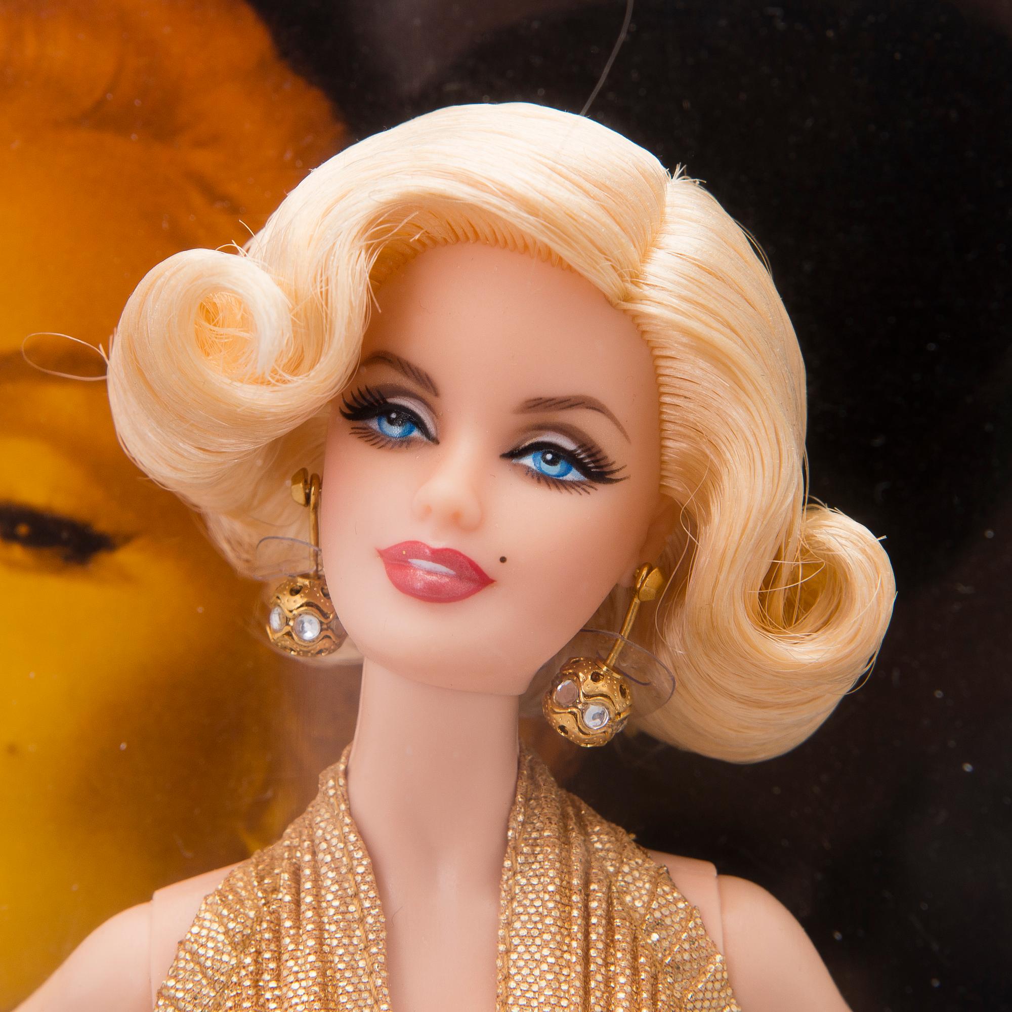 A collectible doll Blonde Ambition Pink Label Collection Barbie 50th Anniversary Mattel 2008. Bukowskis