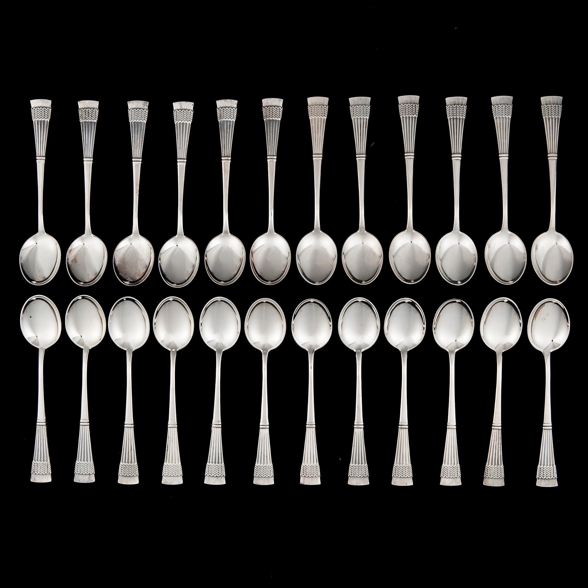 KAFFESKEDAR, 24 st, silver, "Tähkä", diverse finska stämplar, 1972-1997. Totalvikt 307 g.