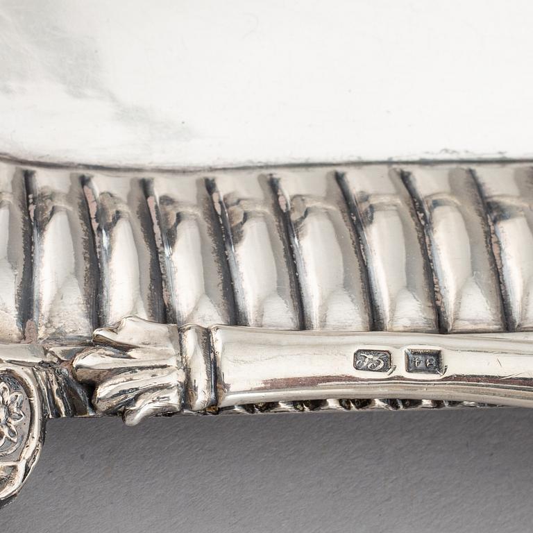 A Russian 19th century silver tray, mark of Gustav Lindroos, Moscow 1826.