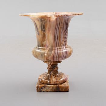 URNA, onyx, 1900-talets andra hälft.