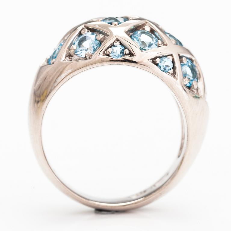 An 18K white gold ring with topazes. Ofelia Jewelry, Helsinki.