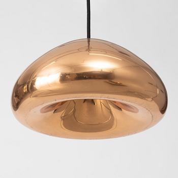 Tom Dixon, a 'Bell' ceiling lamp.