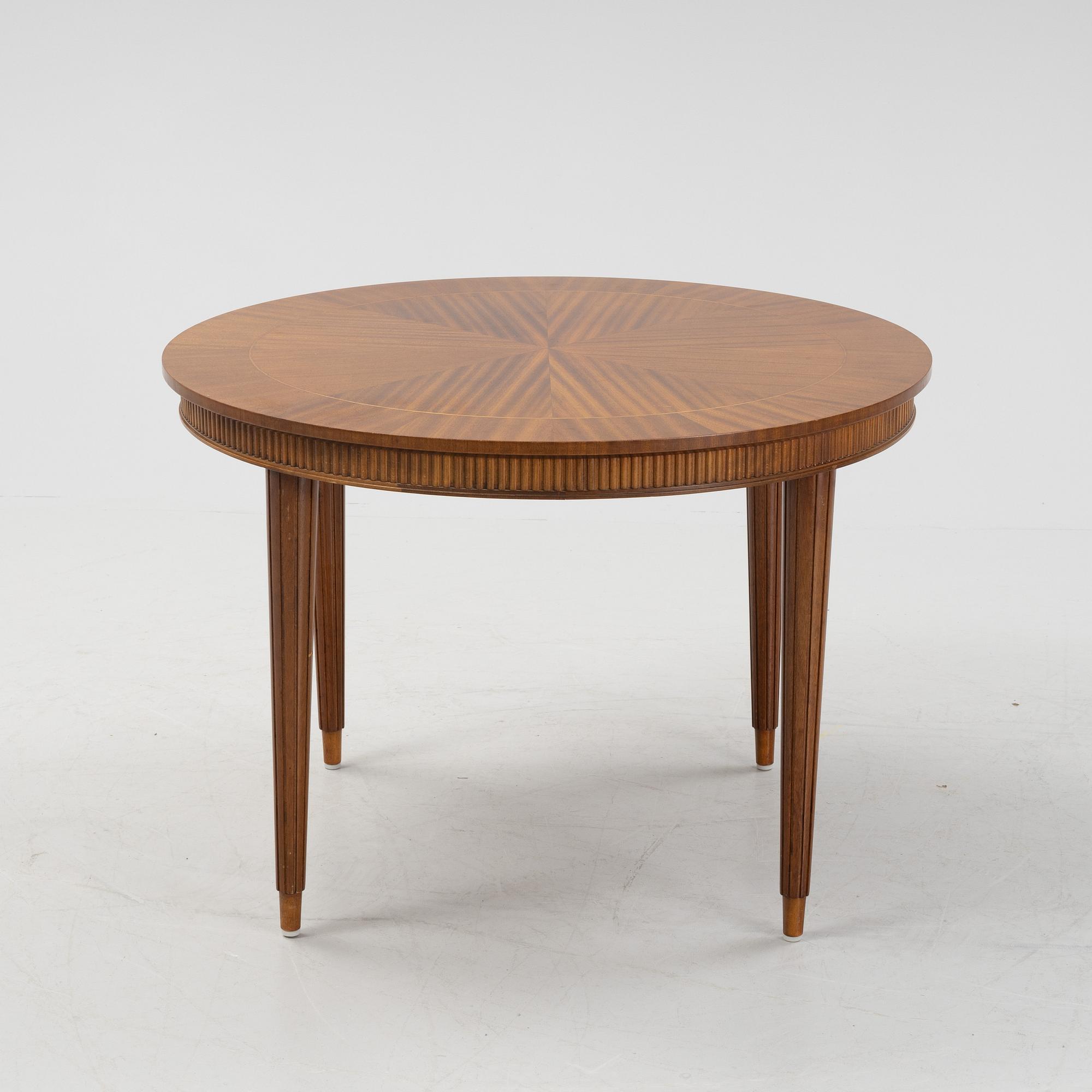 Svante Skogh, a mahogny veneered Swedish Modern coffee table, Förenades Möbler, Linköping, Sweden, 1940-tal.