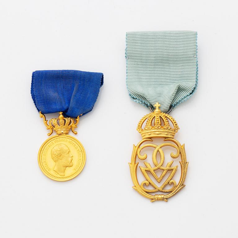A Swedish Royal gold medal and a gilt silver decoration.