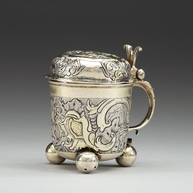 A Russian 18th century parcel-gilt tankard, unidentified makers mark, Moscow 1760's.