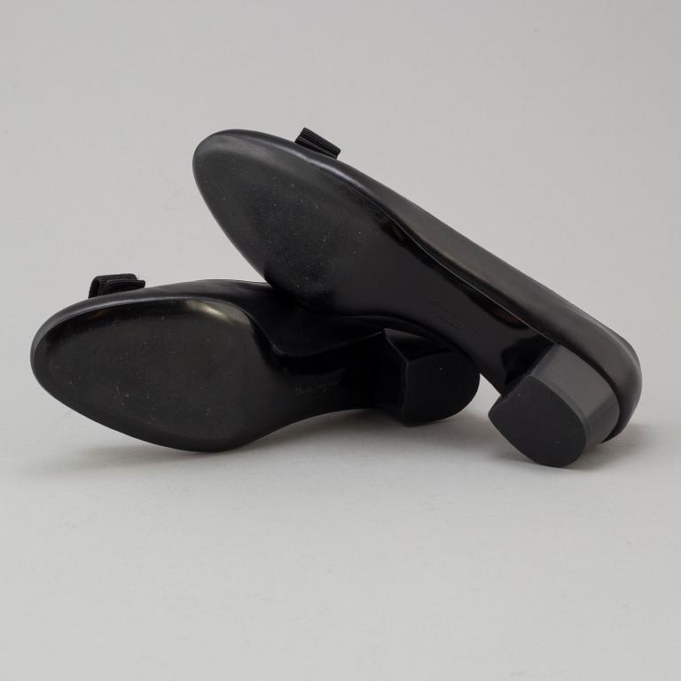 FERRAGAMO, shoes, size 38.