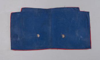 SADELTÄCKE, Tibet, 1900-talets första hälft. Ca 63x132 cm.