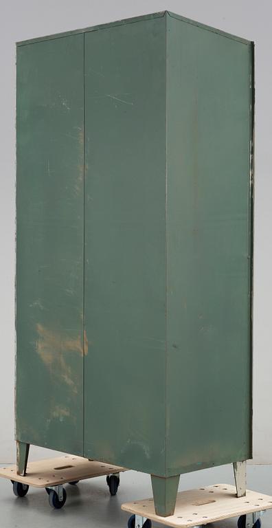 KLÄDSKÅP, plåt, 1900-tal.