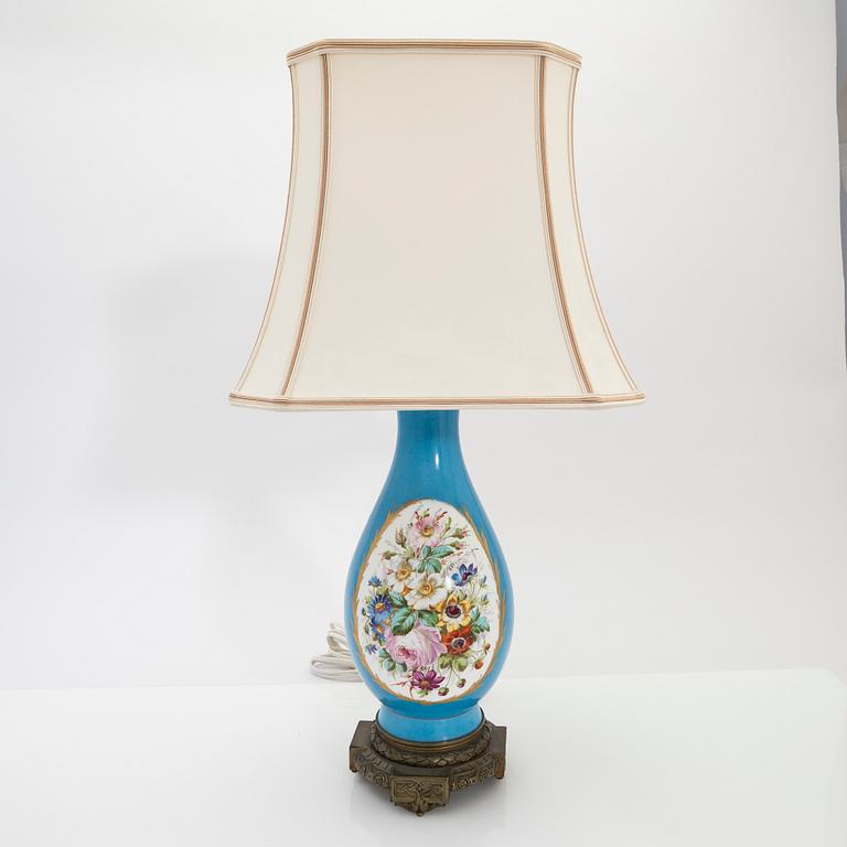 Table lamp, porcelain, first half of the 20th century.