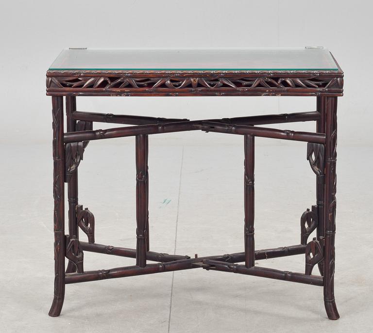 MONTERBORD, kinesiserande. Omkring 1900.