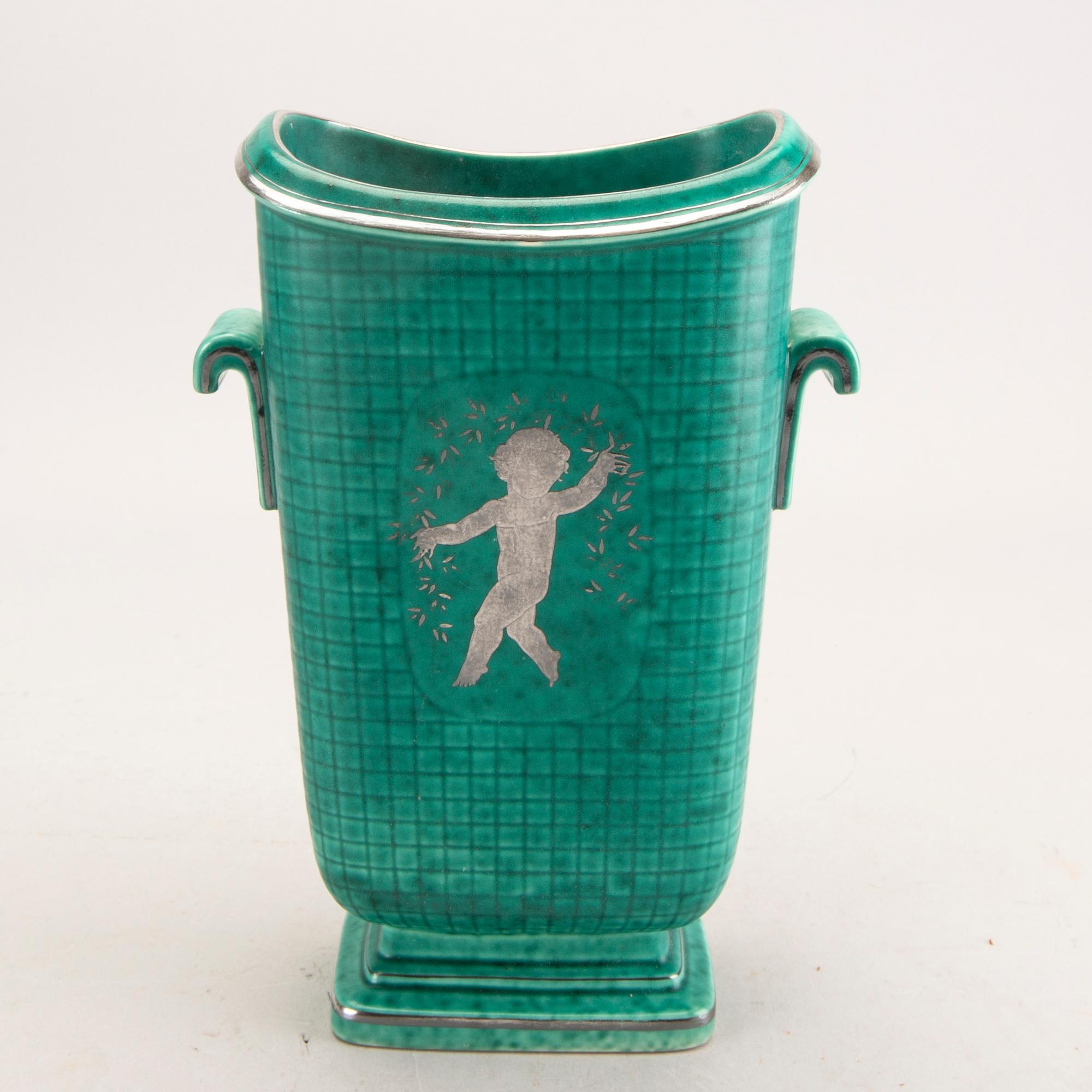 Wilhelm Kåge, an Argetna 1945 vase.