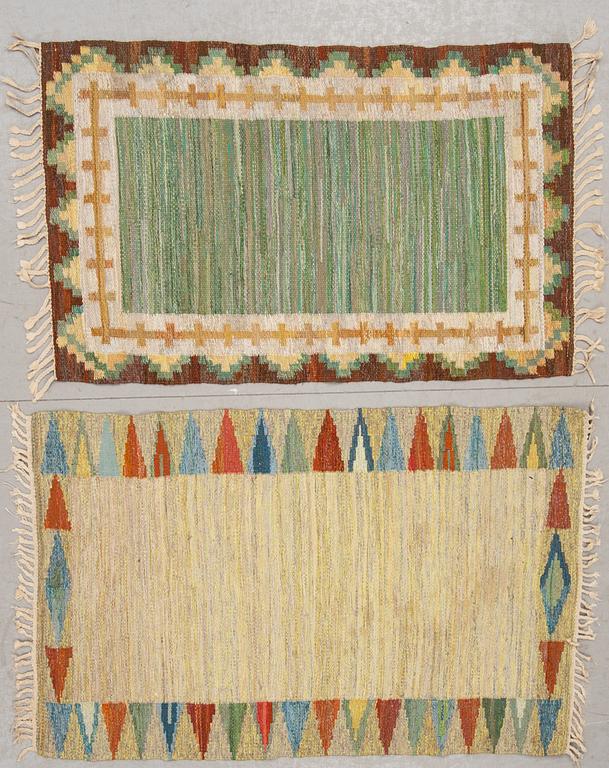 MATTA, 2 st, rölakan, 1900-talets mitt. Ca 148 x 79 cm samt 158 x 89 cm.