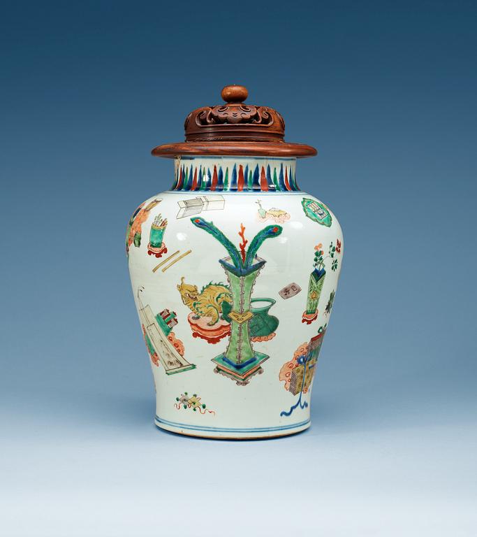 A Transitional wucai jar, 17th Century.