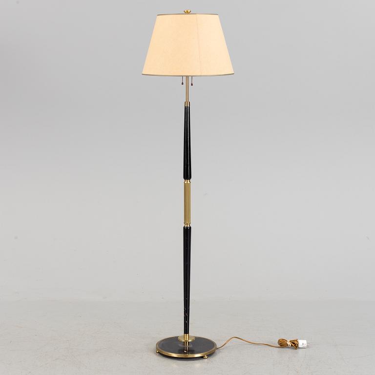 A mid 20th century floor lamp.