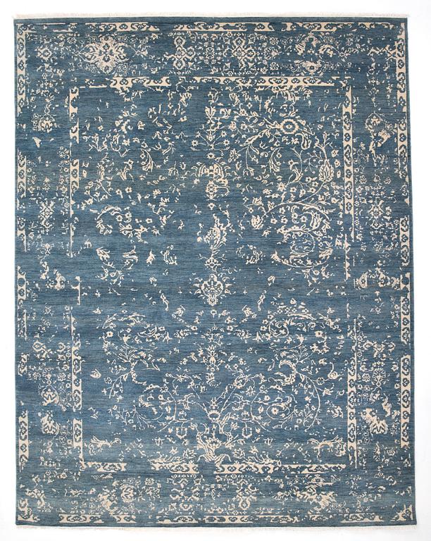 Matta, Agra, part silk, Broken design, ca 318 x 248 cm.