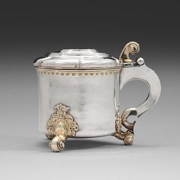 92. Jonas Jäderstedt, dryckeskanna, silver, Västerås 1759.