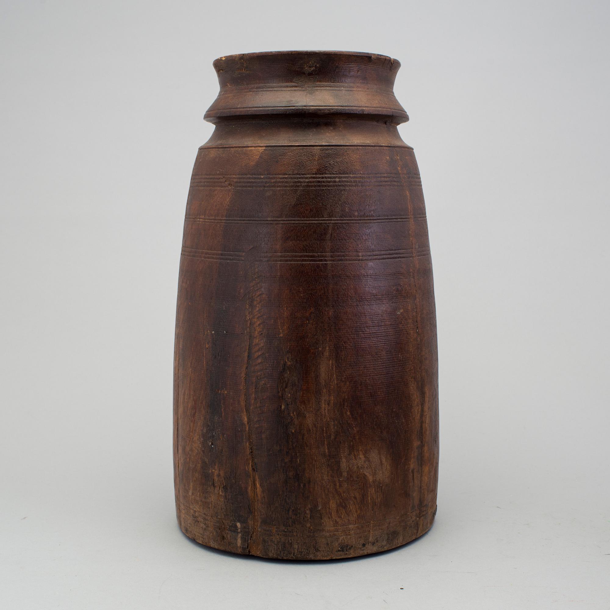 A 17th century lathed container.