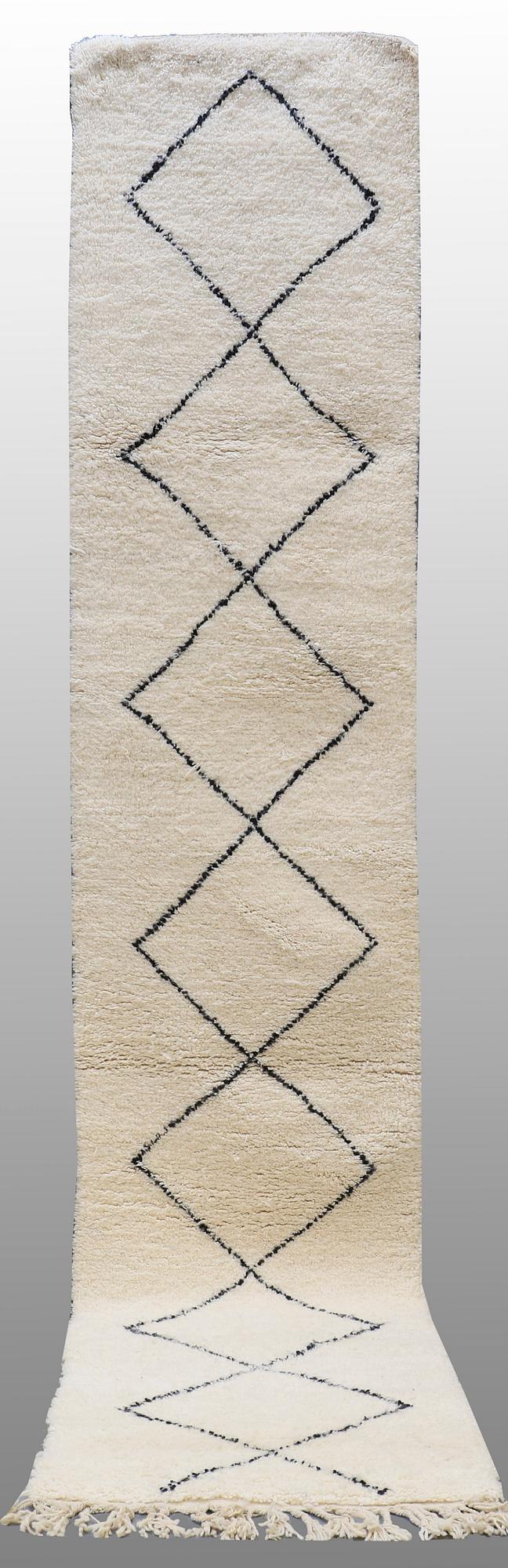 A RUNNER, MOROCCO, ca 408 x 83 cm.