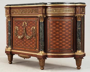 BYRÅ. Frankrike, 1800-talets andra hälft. Louis XVI-stil.