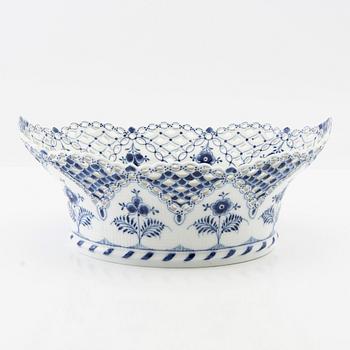 Porcelain lattice bowl "Musselmalet helblonde" Royal Copenhagen, Denmark.